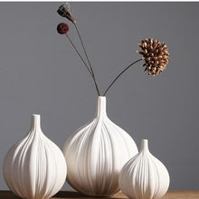 Load image into Gallery viewer, The Garlic Bulb Vase
