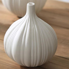 Load image into Gallery viewer, The Garlic Bulb Vase
